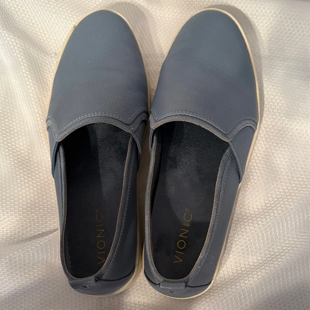 Vionic Cambria Blue Leather Slip On Sneakers Womens 9 Orthotic Comfort Shoes